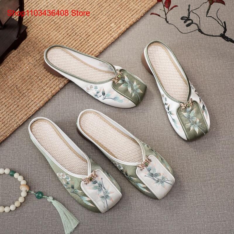 Novos Chinelos Bordados para C - New Ethnic Fashion avaliação e preço
