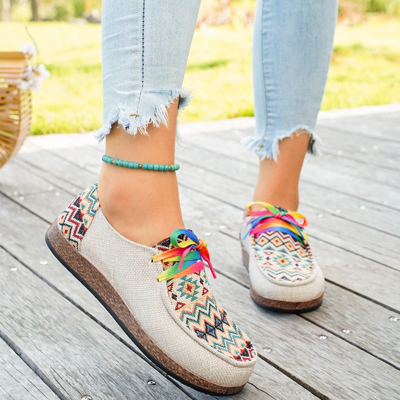 Sapatos femininos étnicos boêm - Ethnic Fashion Walk avaliação e preço